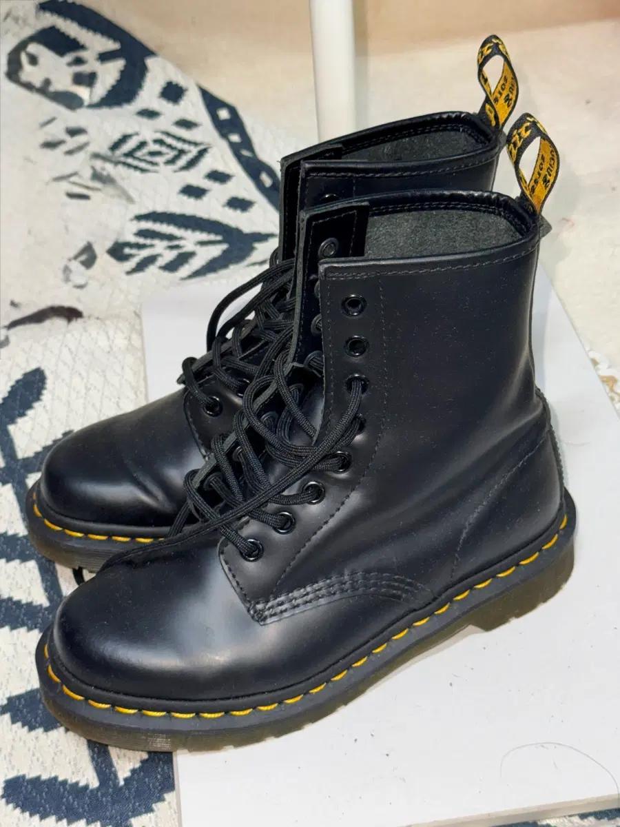 Dr.Martens 닥터마틴 1460 8홀 블랙 워커 2