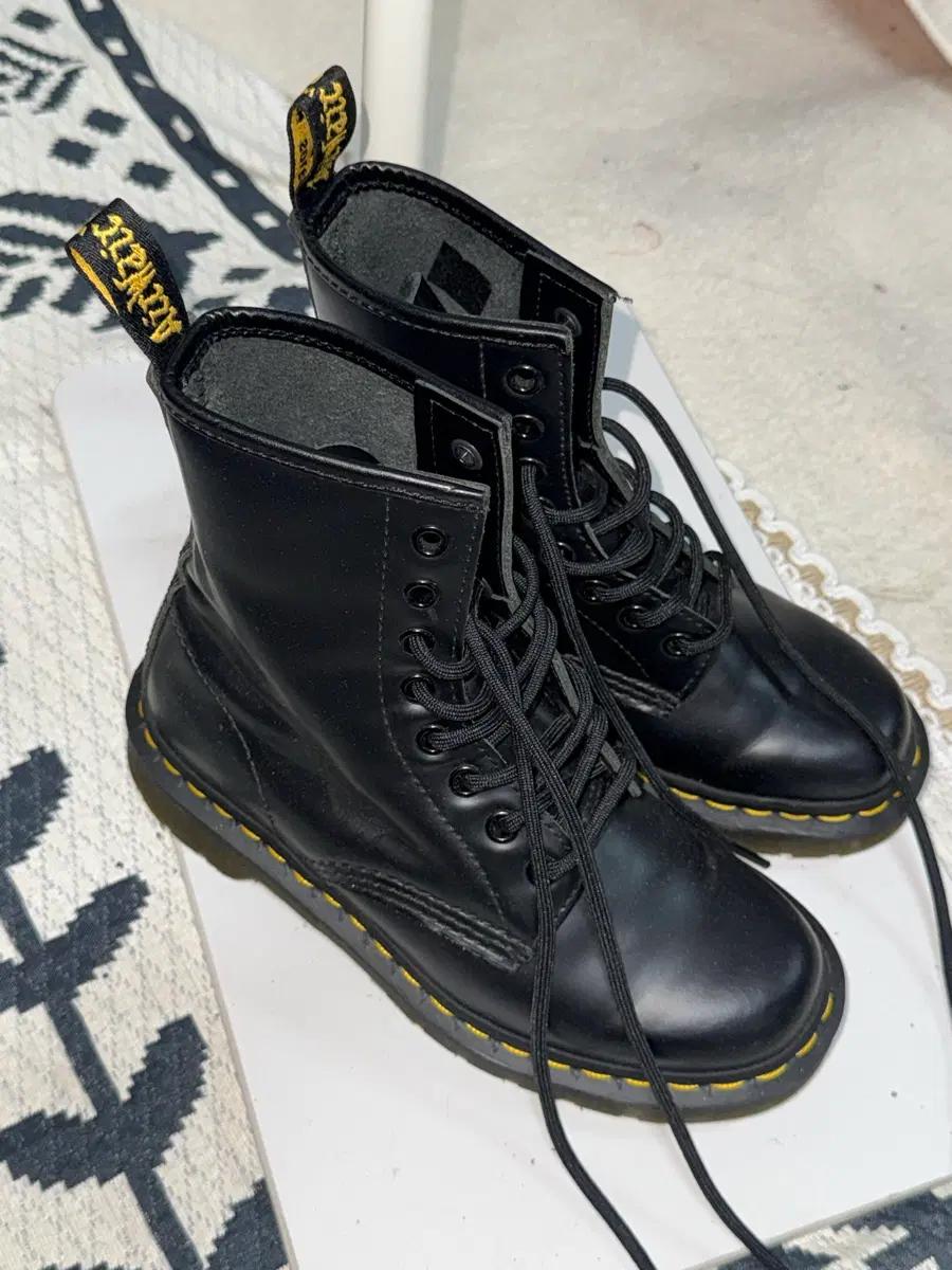 Dr.Martens 닥터마틴 1460 8홀 블랙 워커 3