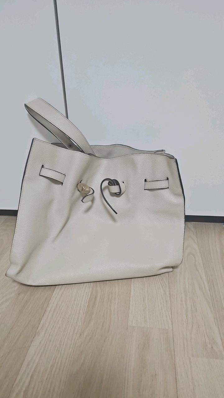 미샤 천연가죽 미디 숄더백 아이보리 3
