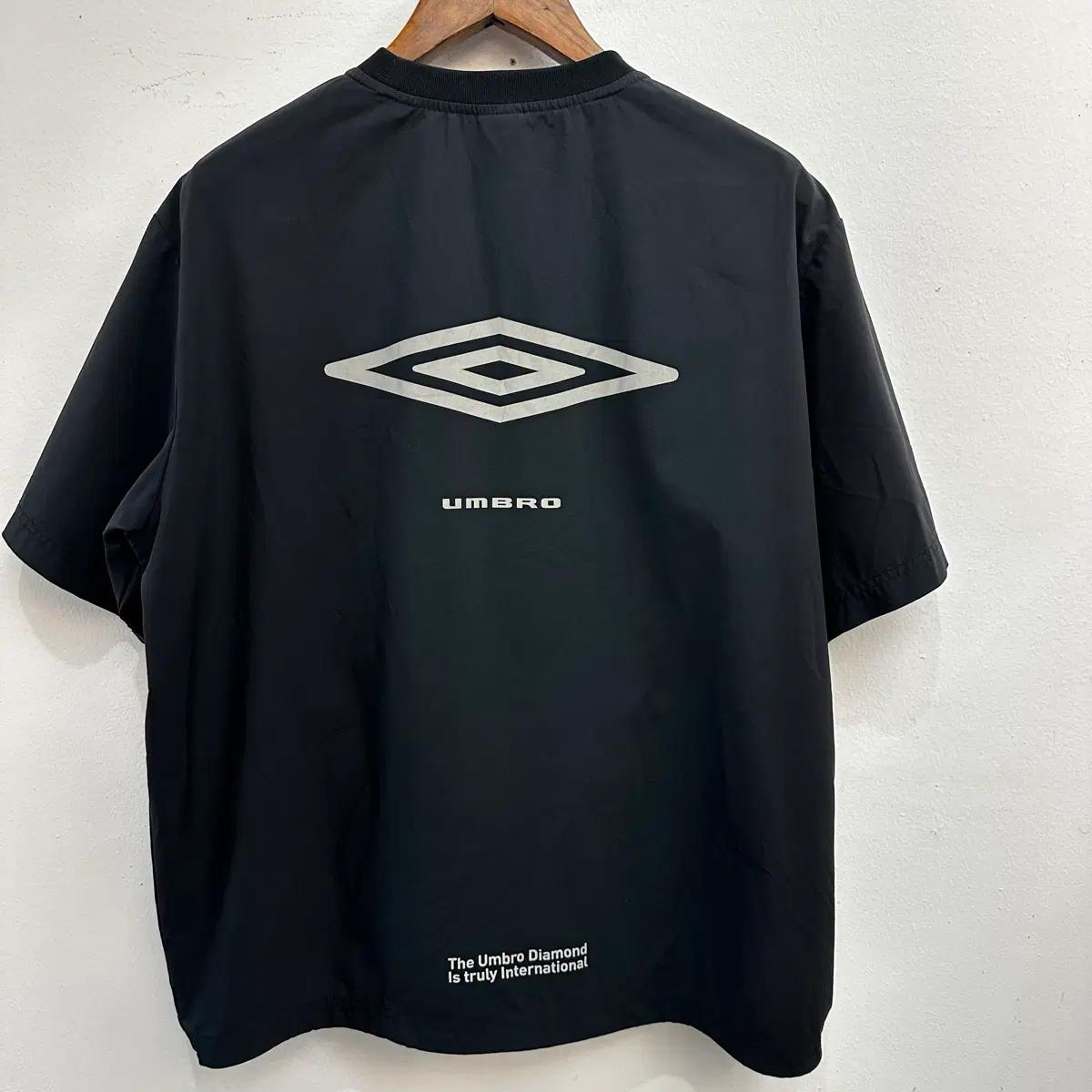 엄브로 우븐 반팔 100(L) 3