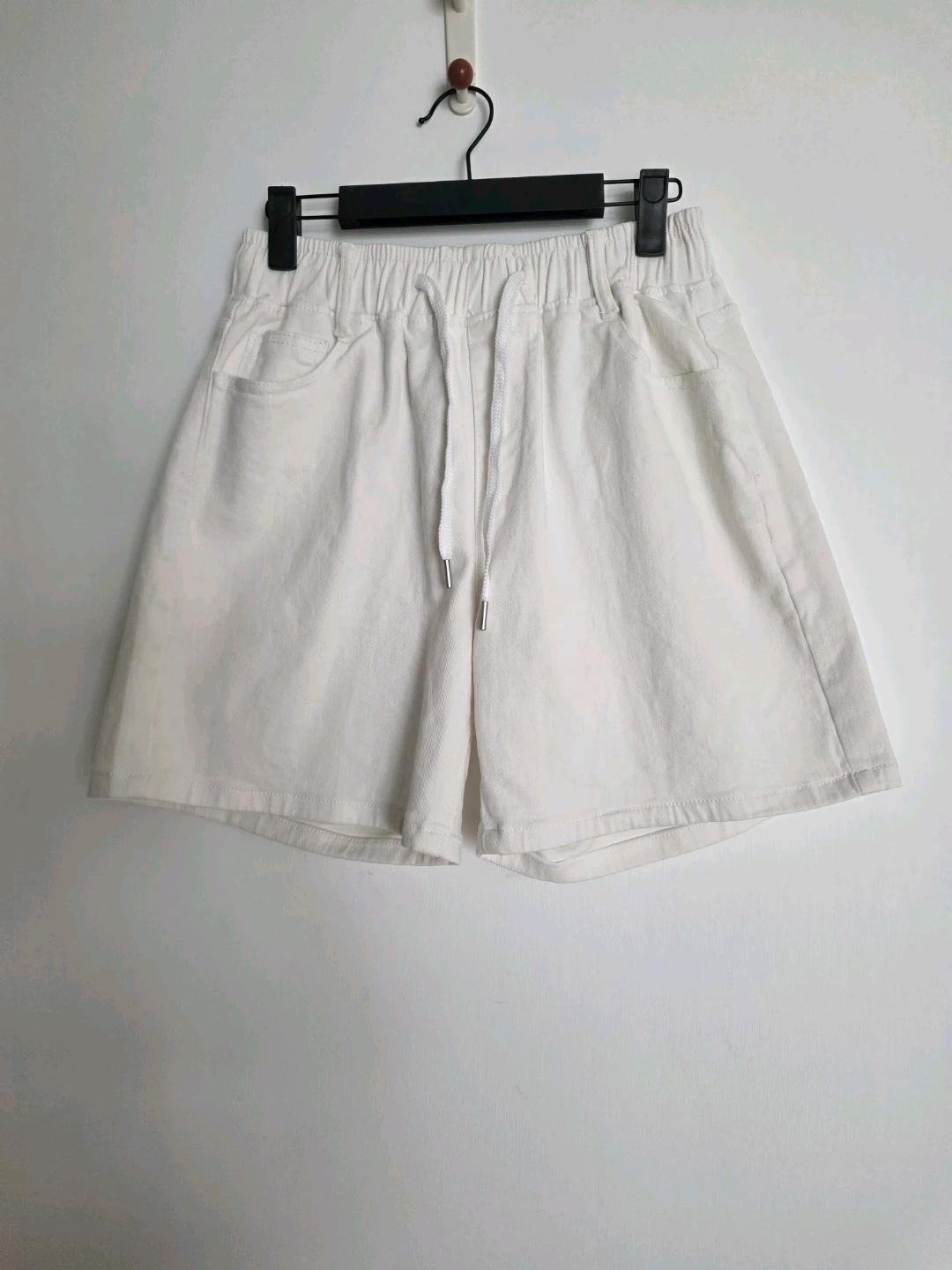 화이트 밴딩 반바지 2