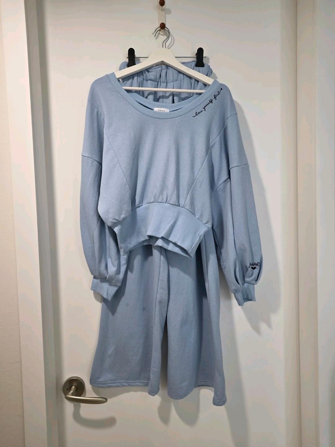 레터링 스카이 블루 크롭 트레이닝 세트 2