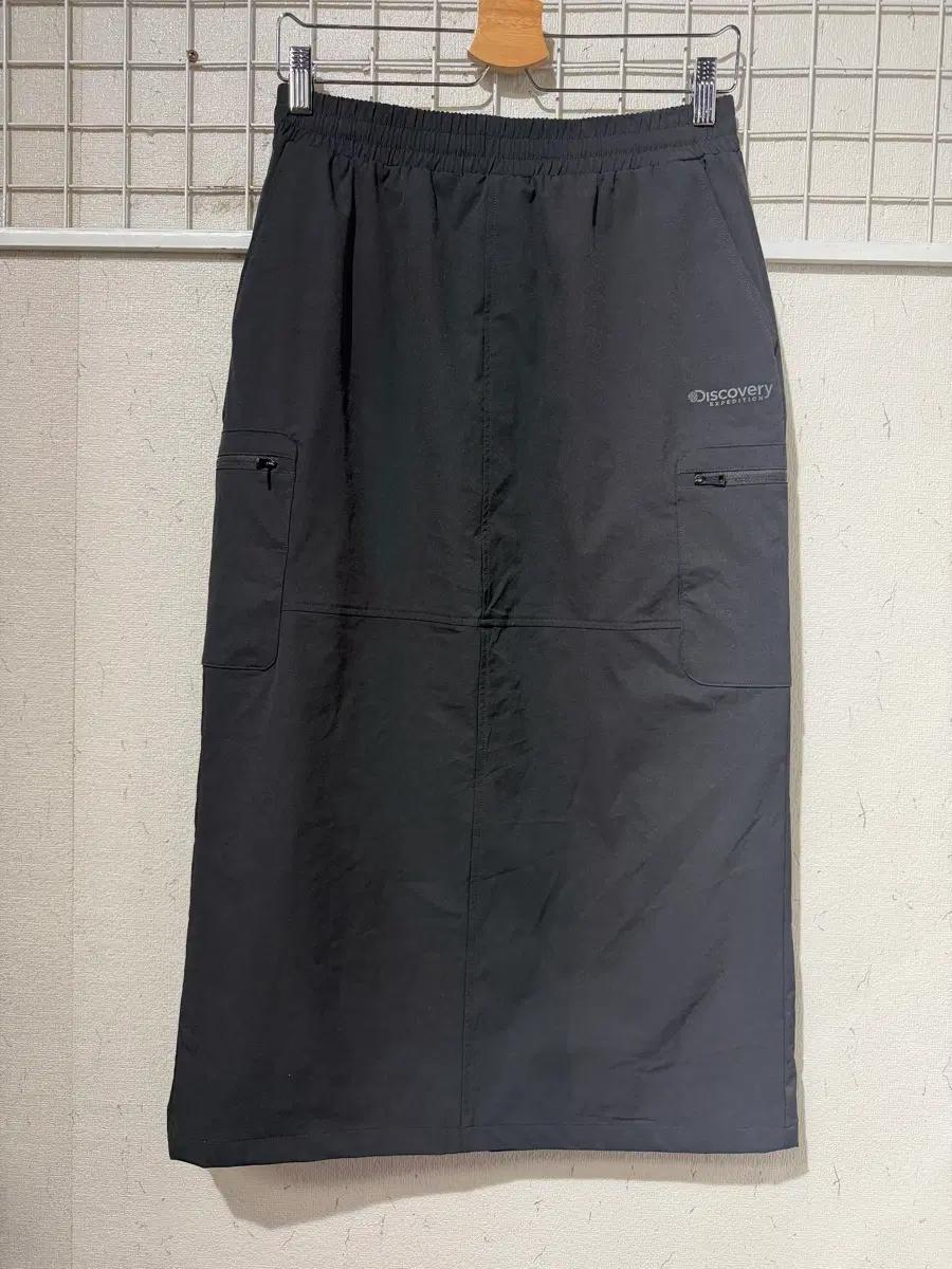 디스커버리 블랙 카고 스커트 2