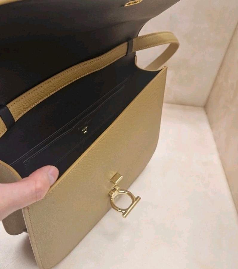 페라가모 간치니 백 베이지 3