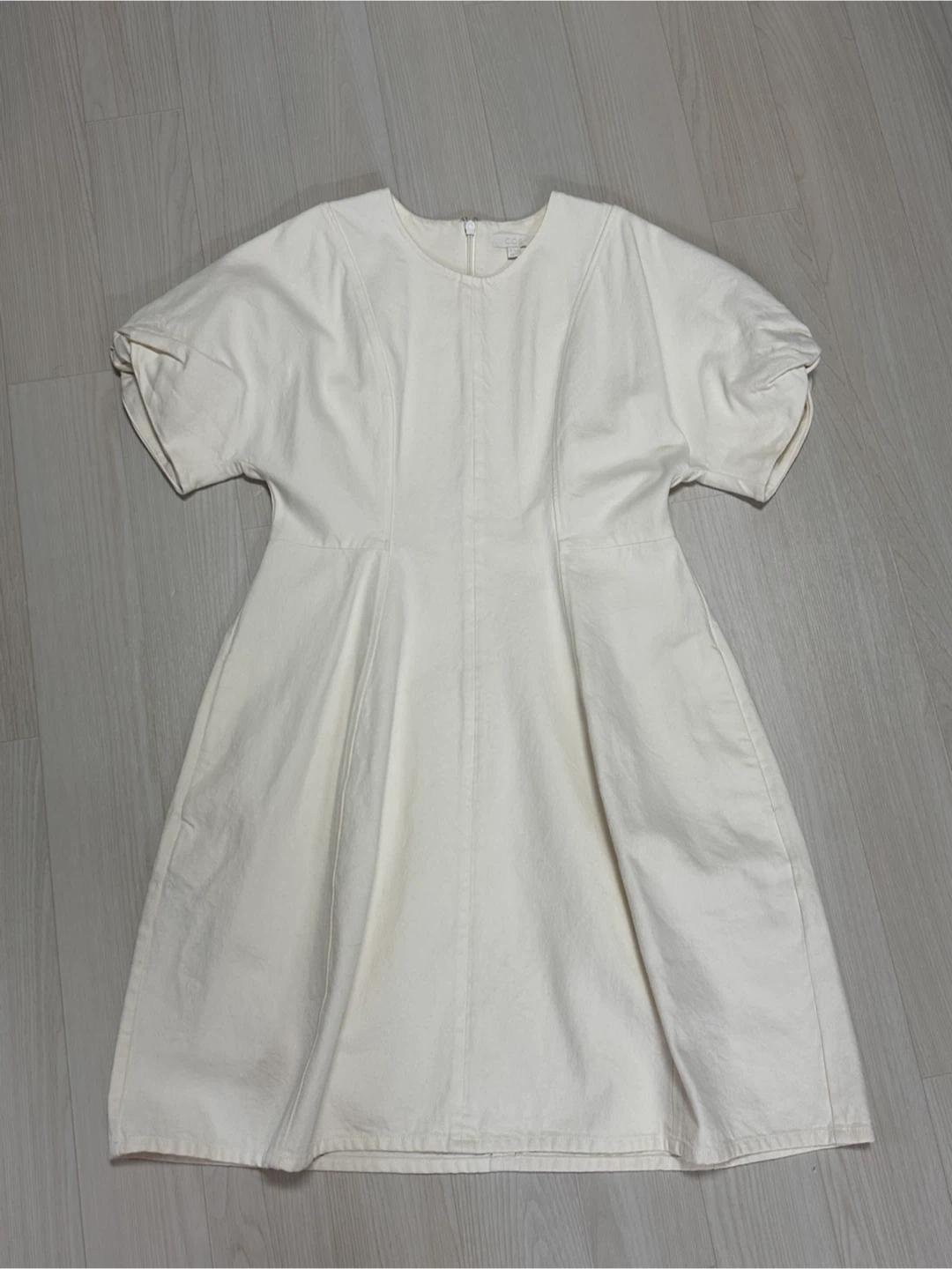 COS 화이트 퍼프소매 원피스 EUR 42 2