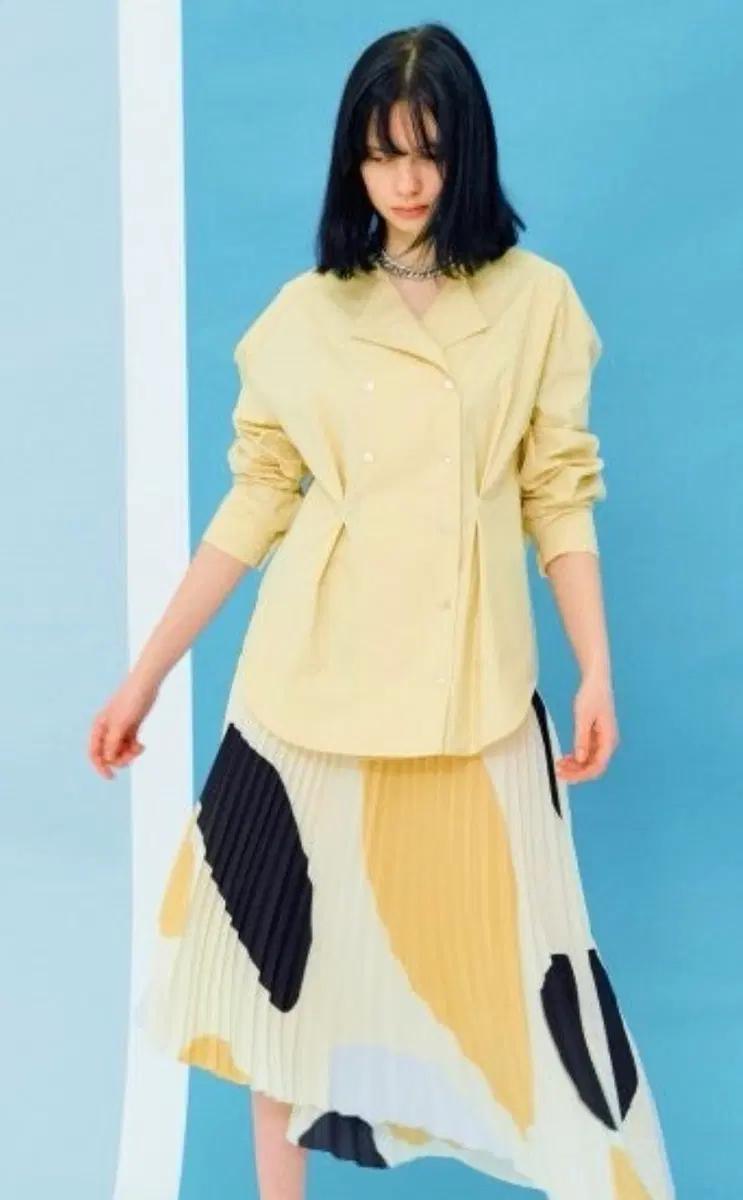 OIAUER TUCk Detail Shirt in Beige 3