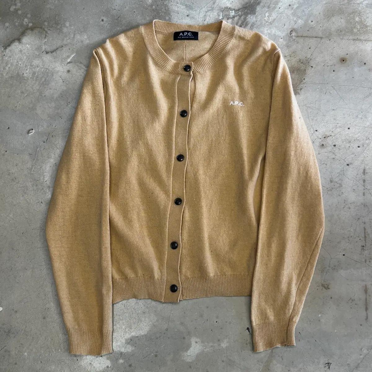A.P.C 여성용 브라운 니트 가디건 3
