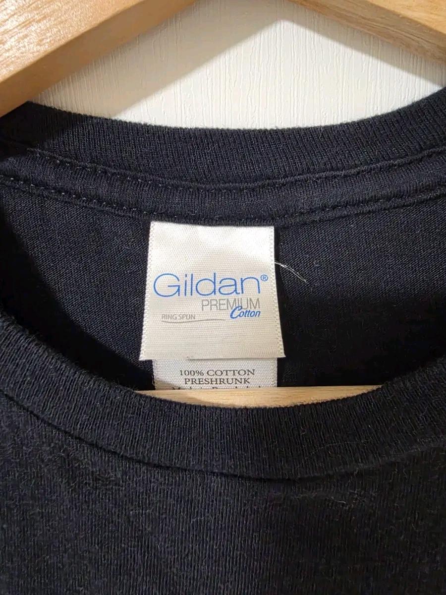 Gildan 검정 꽃자수 반팔티  4