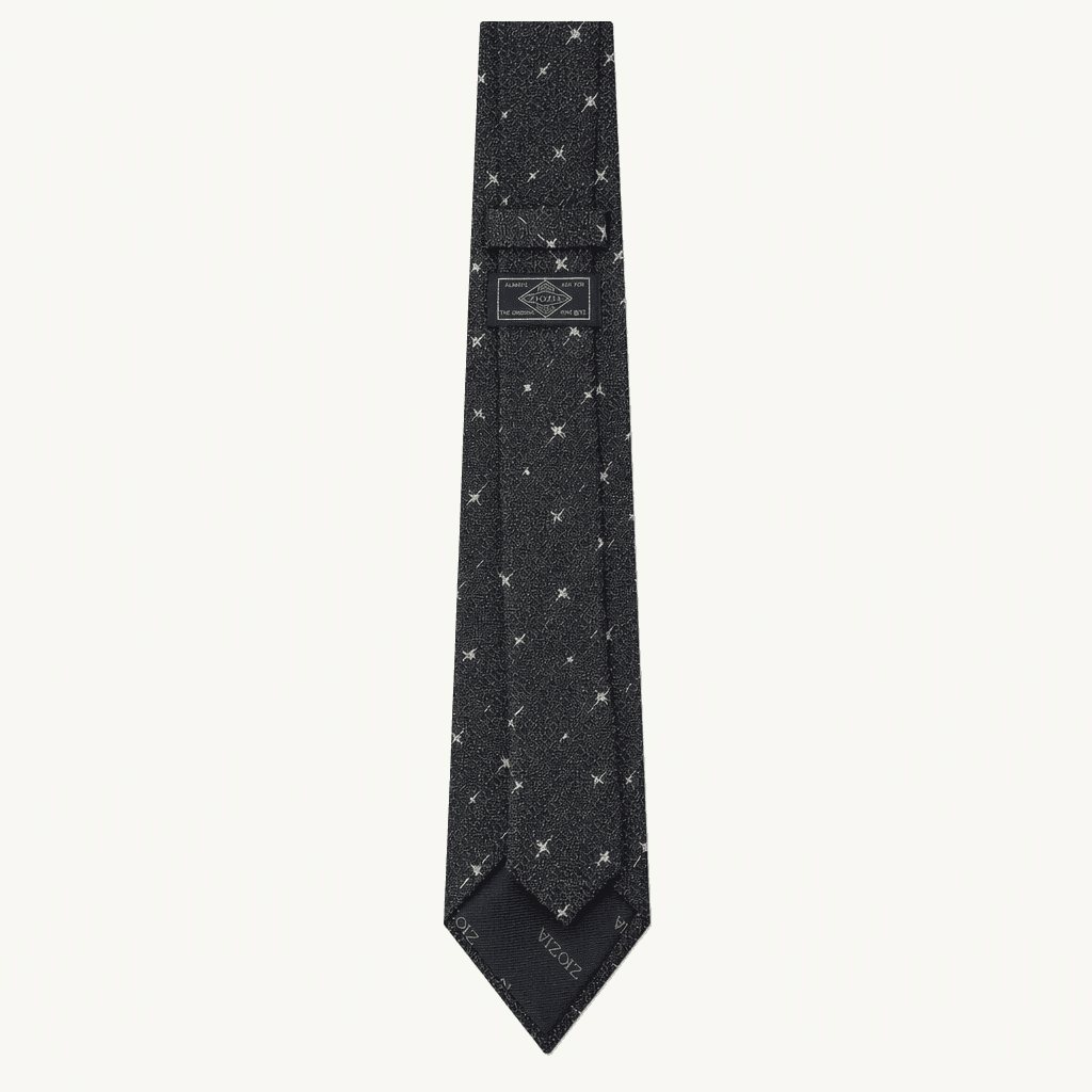 지오지아 실크 그레이 미니 패턴 넥타이 7.5cm A+등급 E1901 착용컷