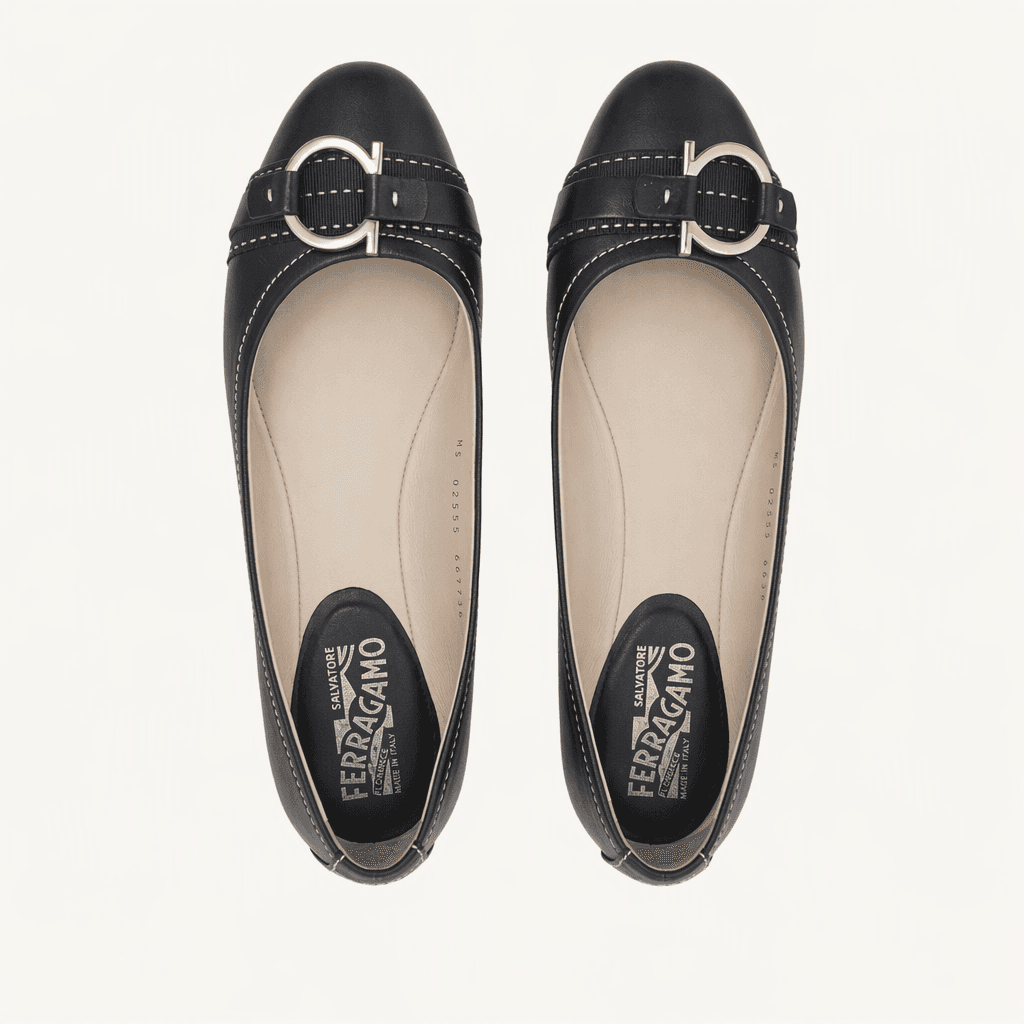 페라가모 간치니 가죽 로퍼 단화 블랙 착용컷