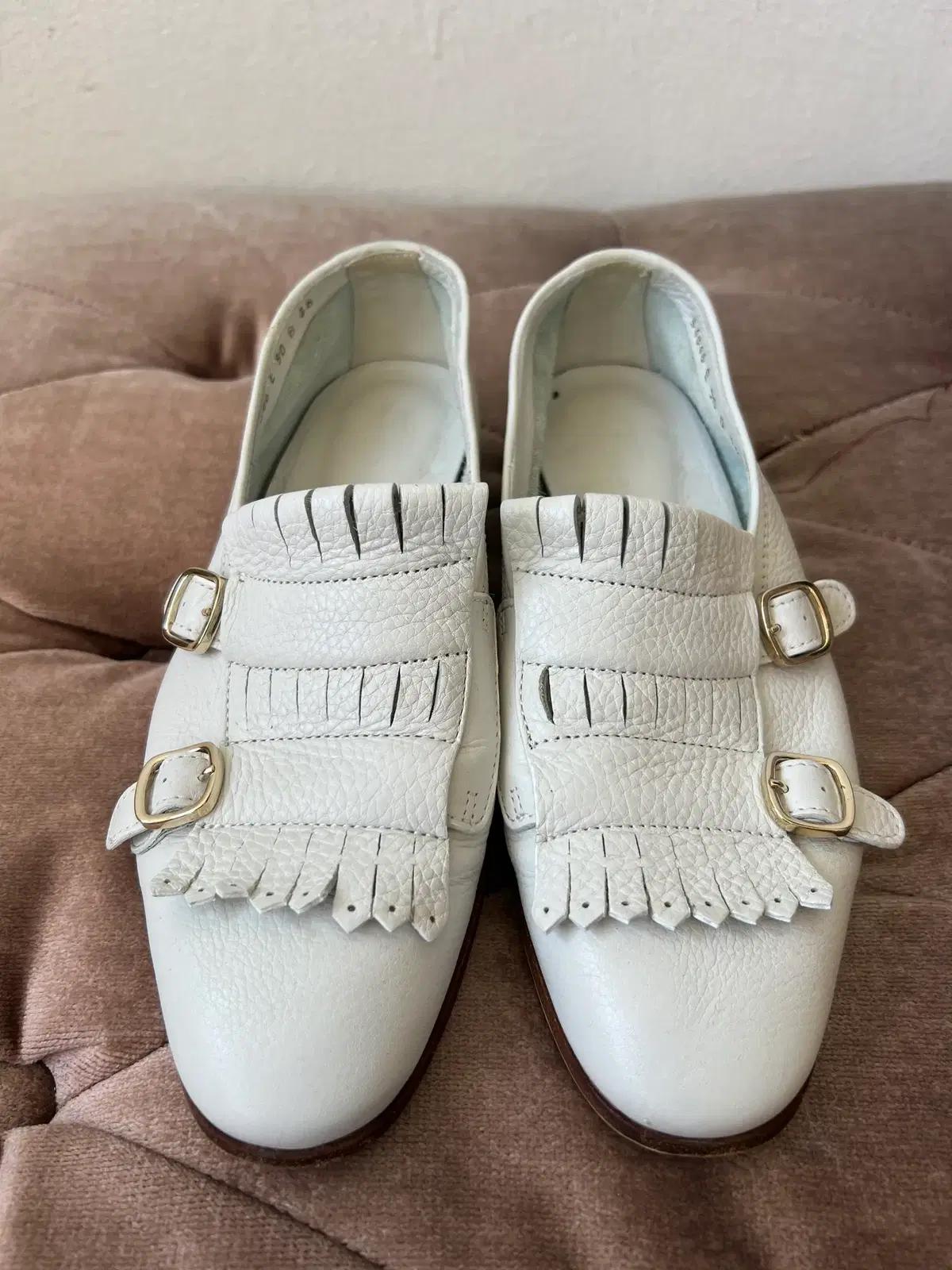 산토니 Santoni 아이보리화이트 페블드레더 프린지버클로퍼 2