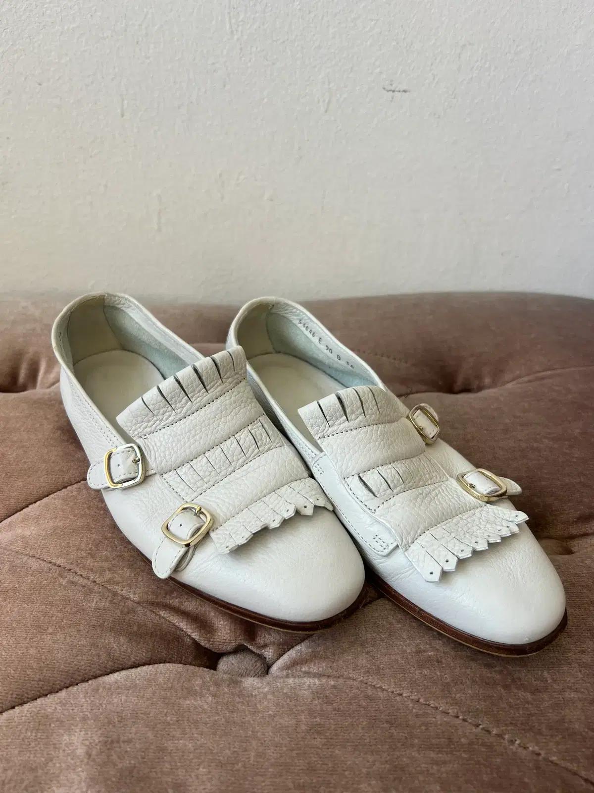 산토니 Santoni 아이보리화이트 페블드레더 프린지버클로퍼 4