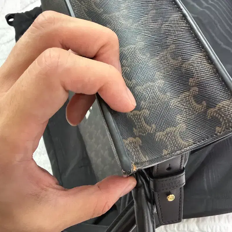 셀린느 미디움 버티컬 카바스 블랙 토드백 8