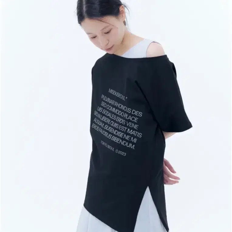미세키서울 오프숄더 Unbalanced quote slit sleeves BLACK 3