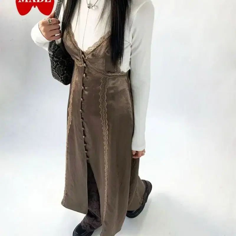 [s] 루루서울 이터널 레이스 새틴 롱 드레스 원피스 모카 3