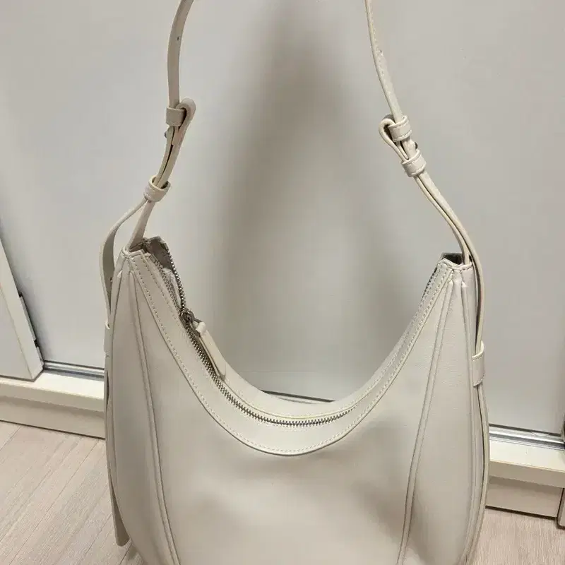 폴뉴아 오벌백 가방 (정가 329000원) 6