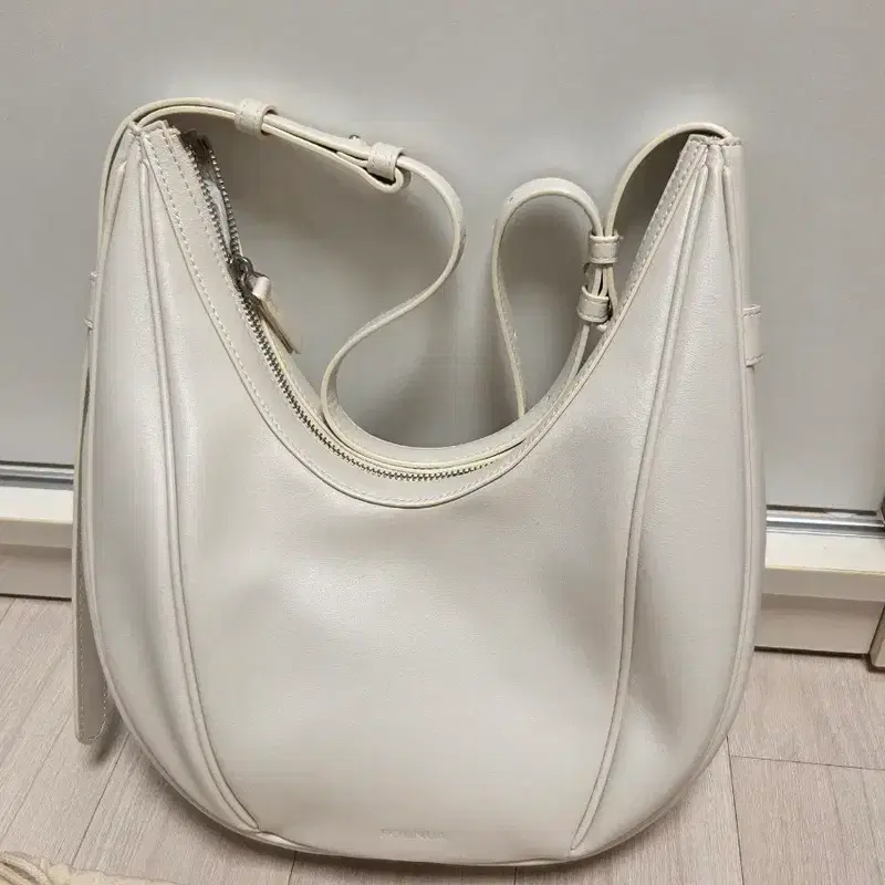 폴뉴아 오벌백 가방 (정가 329000원) 5