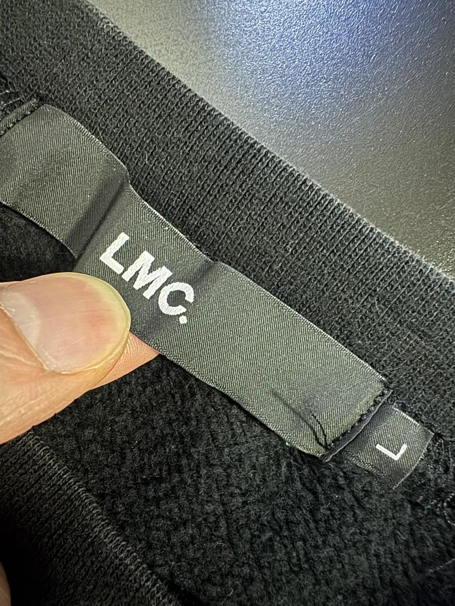 LMC 엘엠씨 스트릿 뒷 빈티지 프린팅 오버핏 스웻 맨투맨 블랙 4