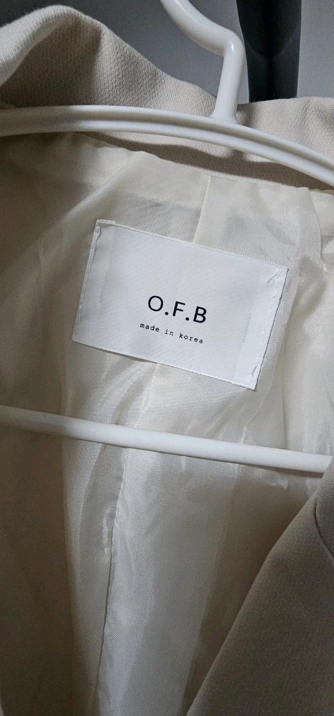 O.F.B 크롭 자켓 아이보리 3