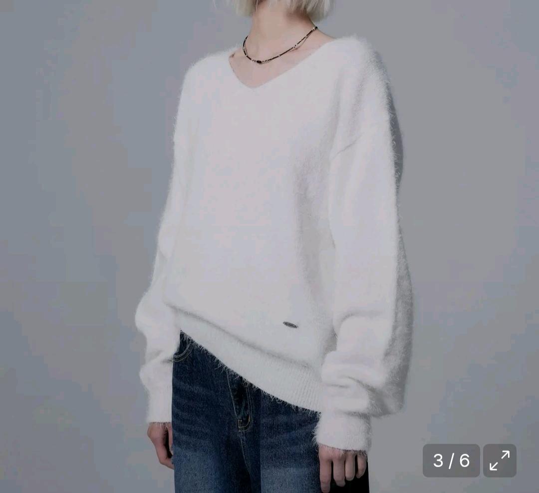 밀리언코르 헤어리 브이넥 니트 아이보리 FREE 7
