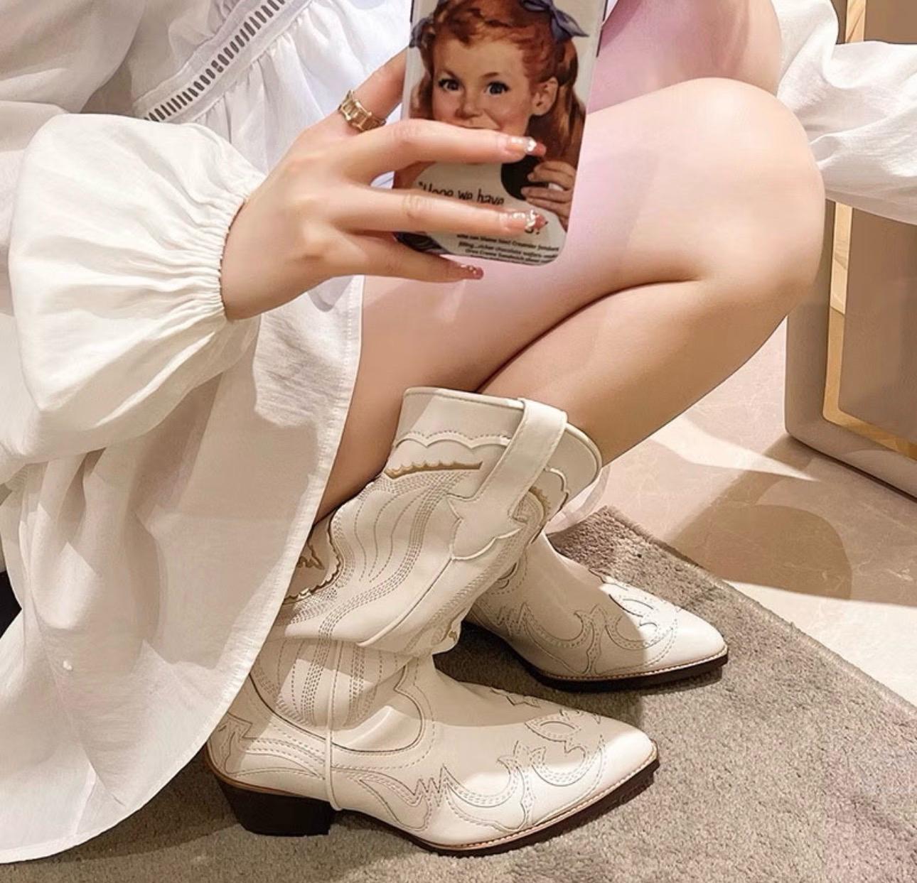 몽글슈즈 스티치 미들 웨스턴 부츠 아이보리 5