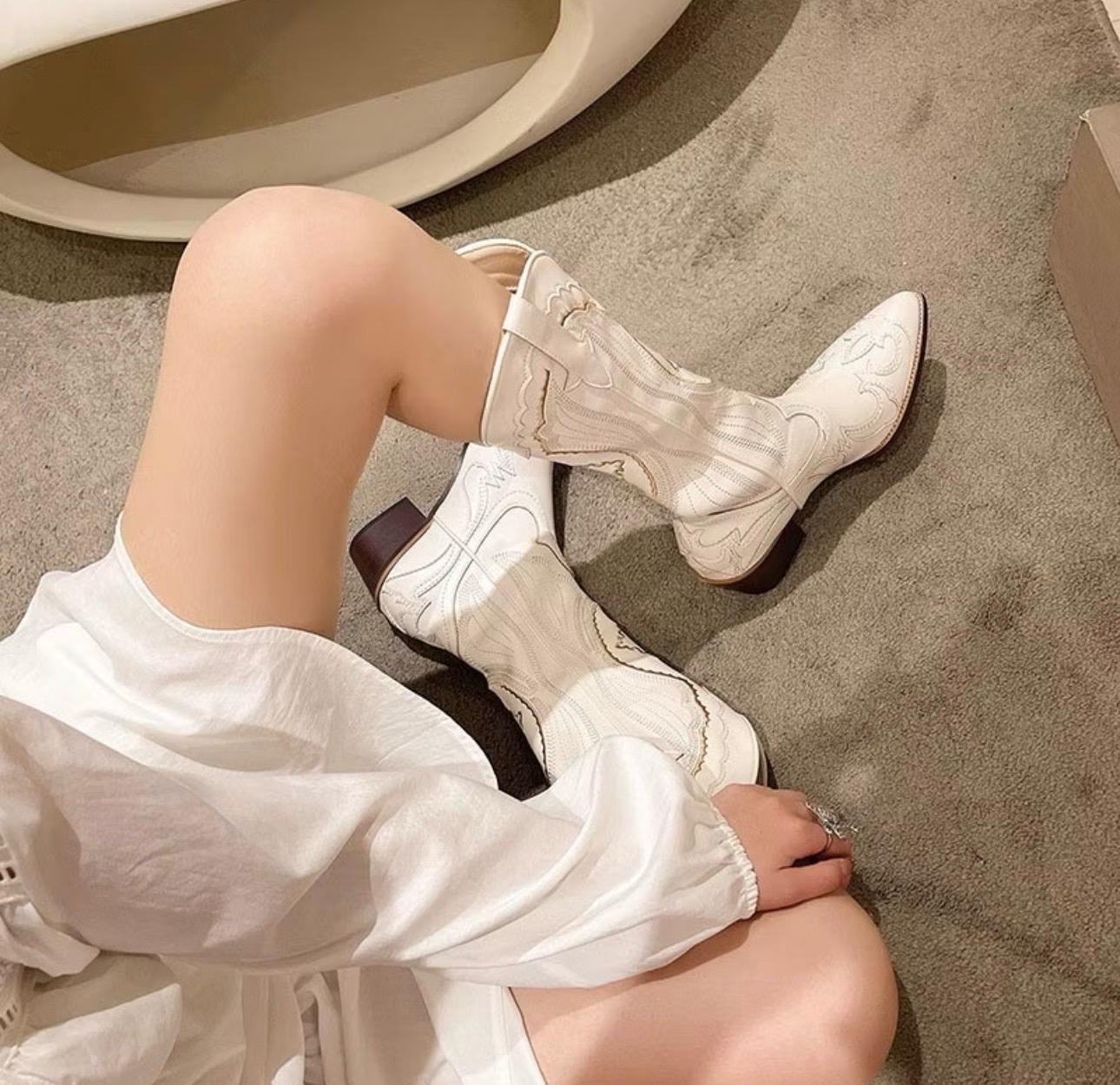 몽글슈즈 스티치 미들 웨스턴 부츠 아이보리 6