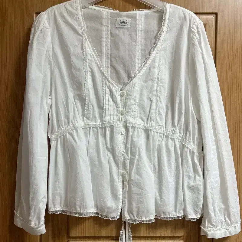 더바넷 Renelle Lace Tie Blouse 2