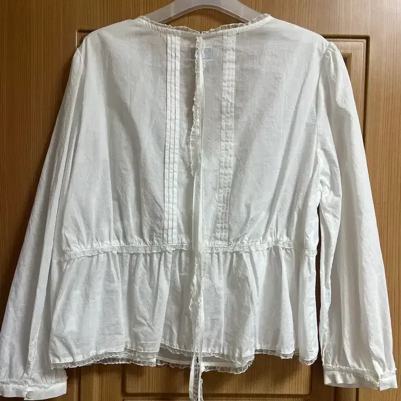 더바넷 Renelle Lace Tie Blouse 3