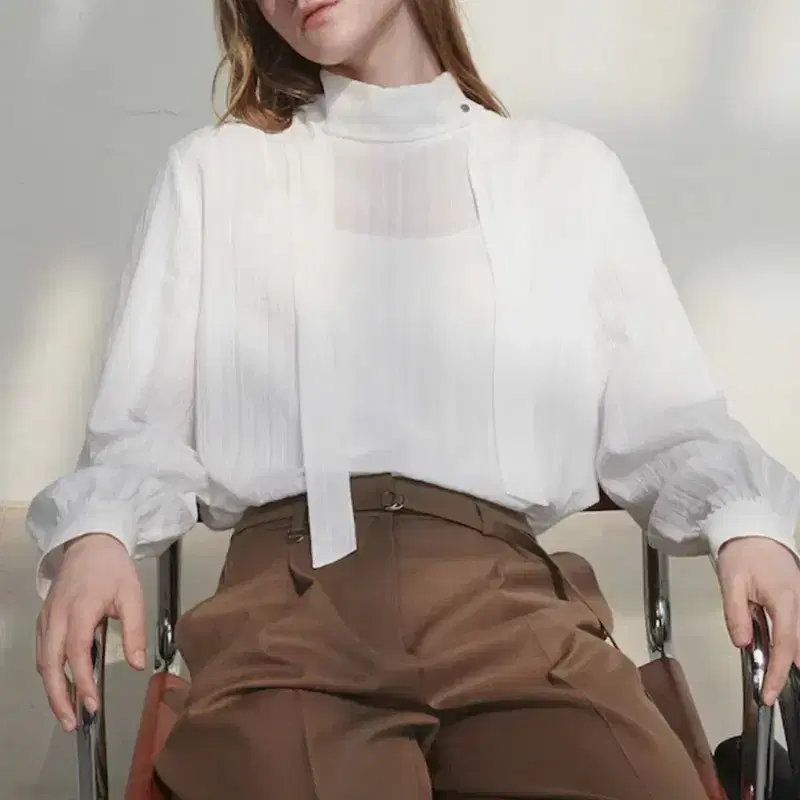 W컨셉 루에브르 블라우스 6