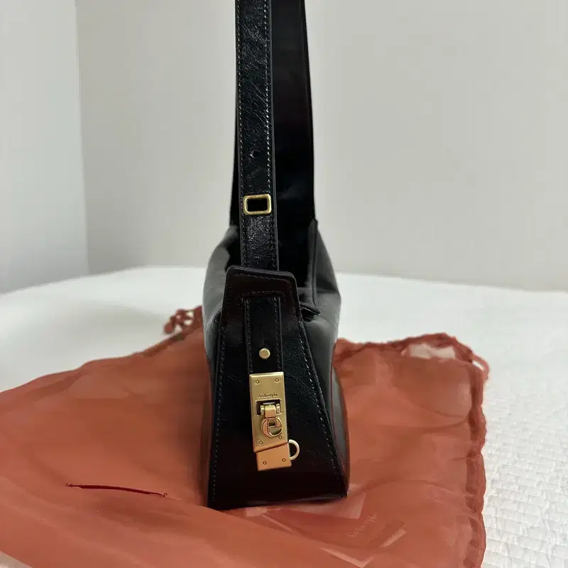 아카이브앱크 Clip fold bag(클립 폴드백) 5