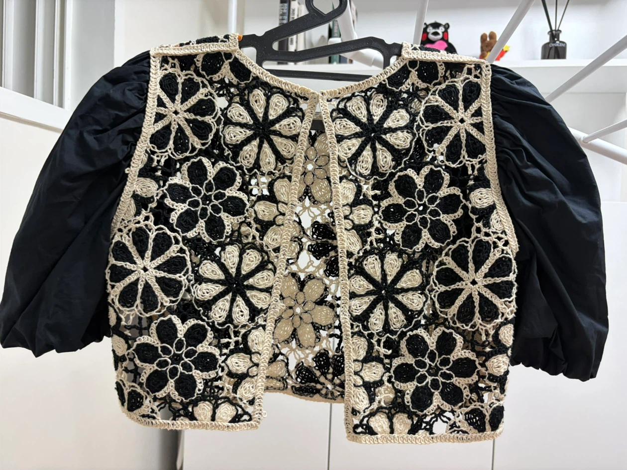 ZARA 블랙 퍼프소매 크로셰 블라우스 3