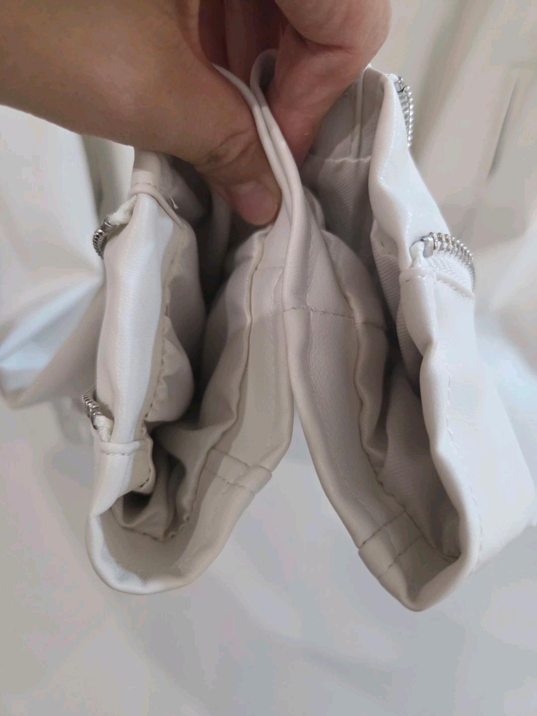 레이디볼륨 아이보리 크롭 레더 자켓 11