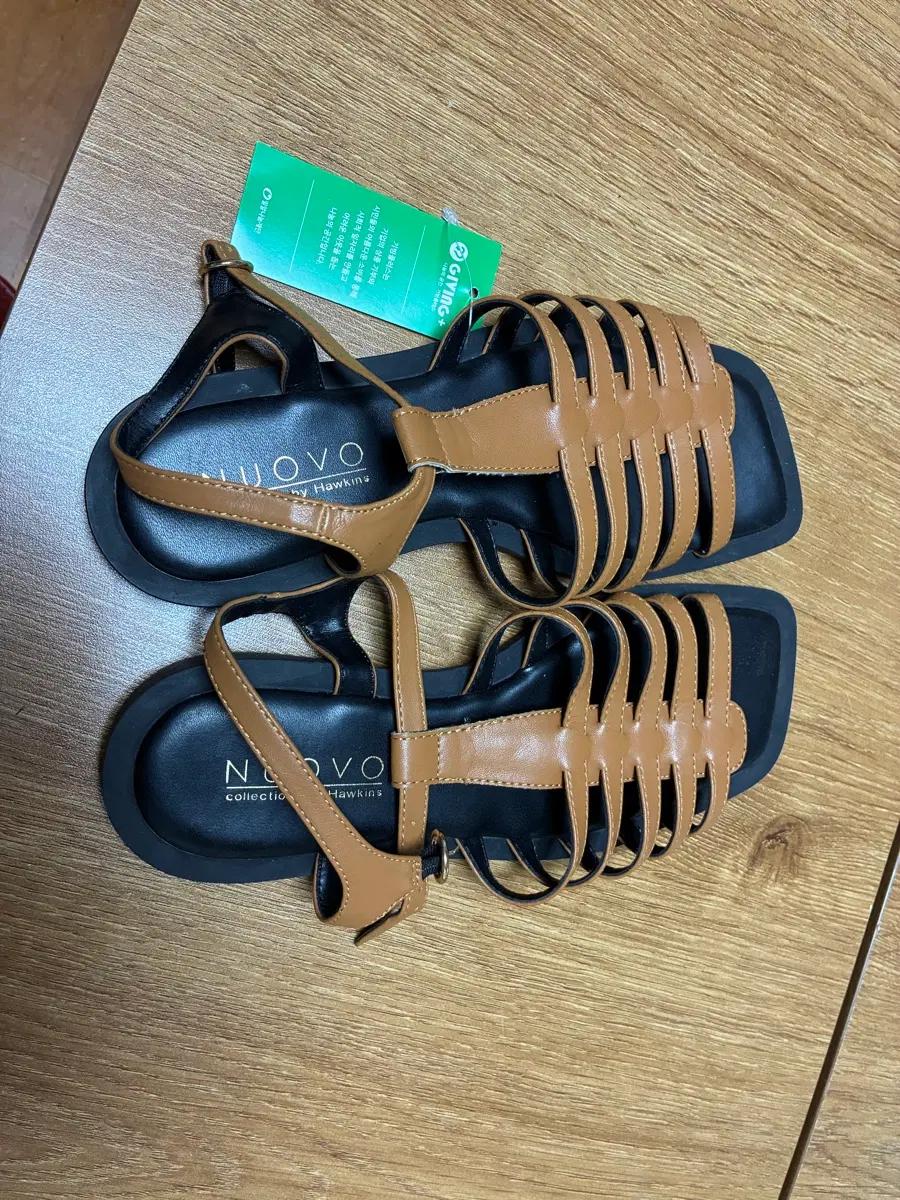 (택있는 새제품) 누오보 뮬 샌들 브라운 245 3