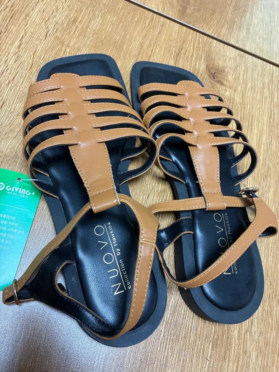 (택있는 새제품) 누오보 뮬 샌들 브라운 245 2