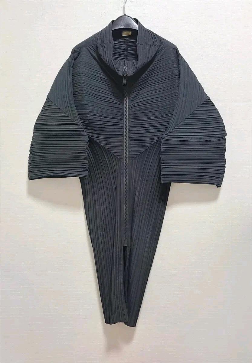[Archival] 90s 이세이미야케 메인라인 셰브론 입체 플리츠 집업 코트 M 2