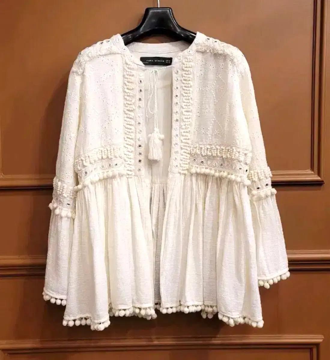 새제품 ZARA boho 폼폼 트림 자켓 M 2