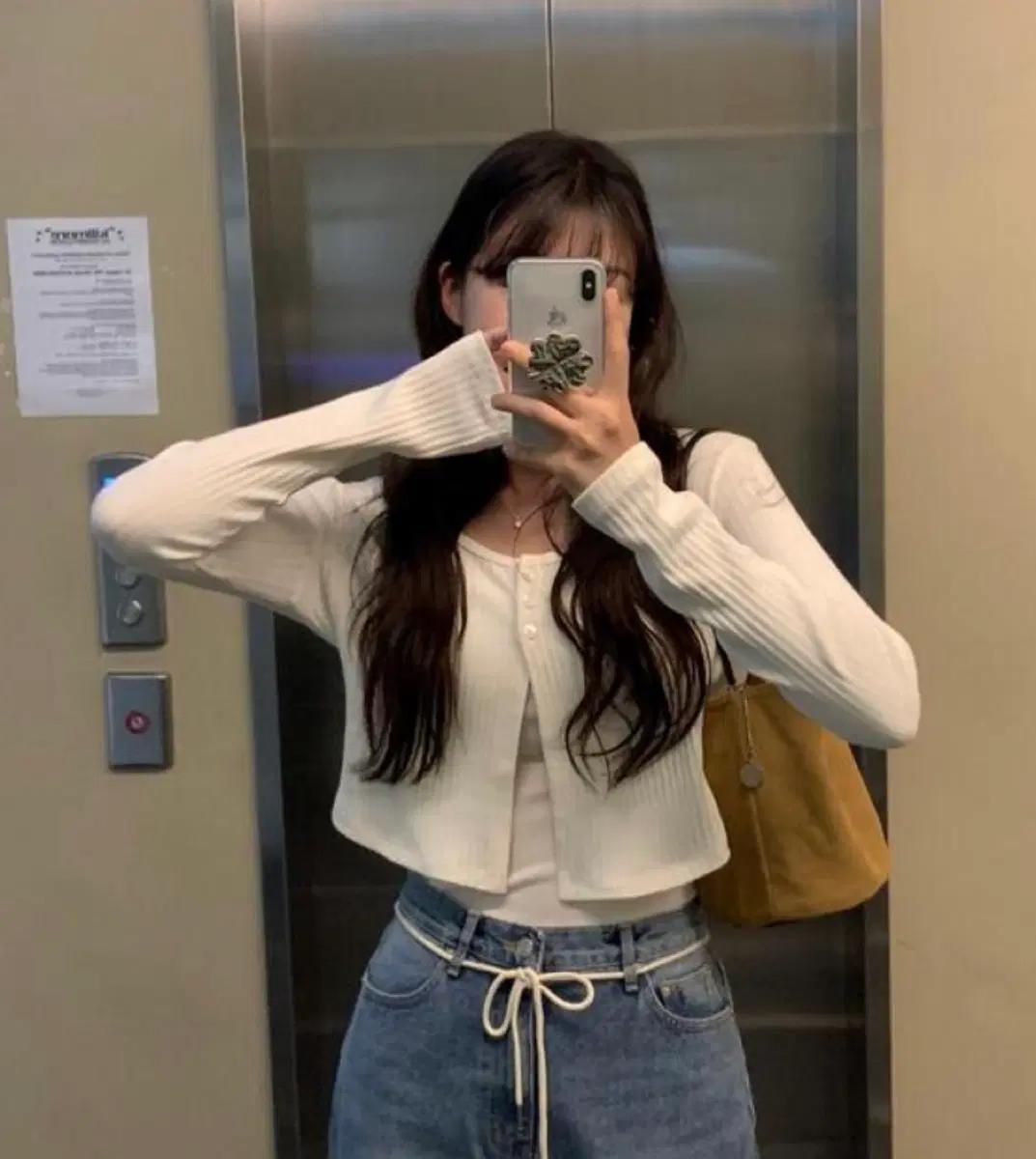 [새상품]피터앤웬디 루나 버튼 가디건 티셔츠 아이보리 자체제작 2