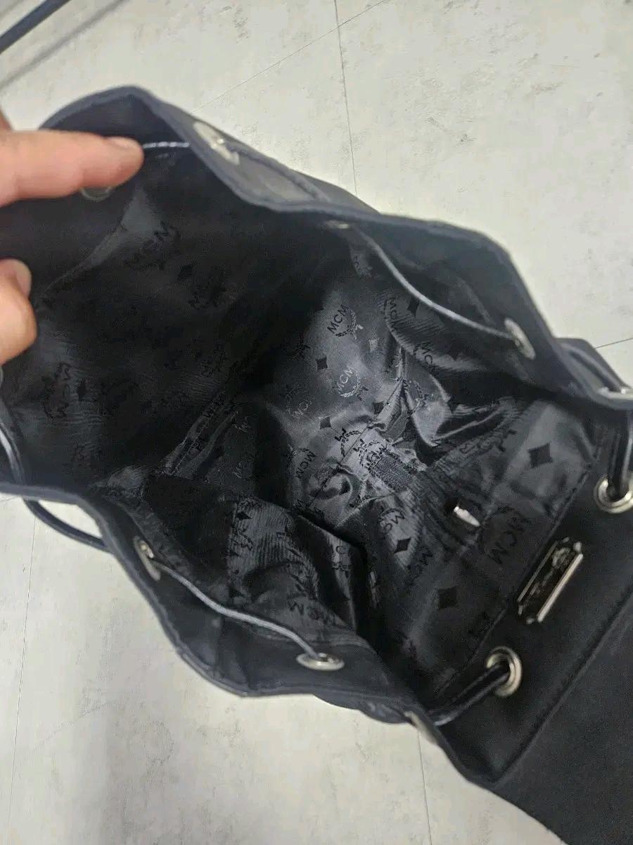MCM 백팩 블랙 4