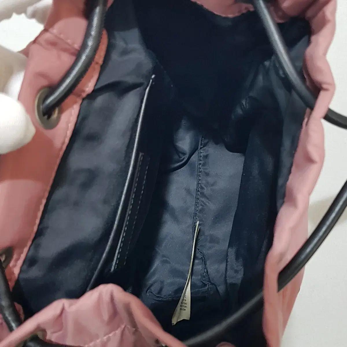 버버리 나일론 스몰 럭색 백팩 8008434 9