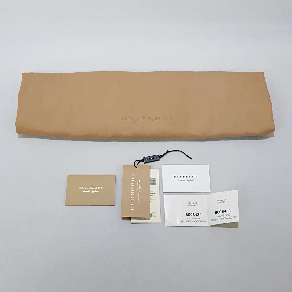 버버리 나일론 스몰 럭색 백팩 8008434 11