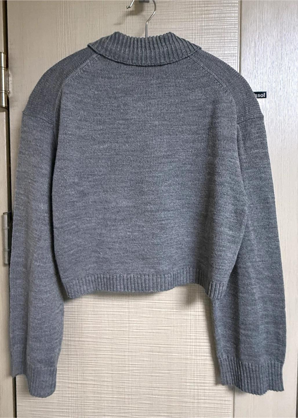 H&M 그레이 카라 크롭 니트 3
