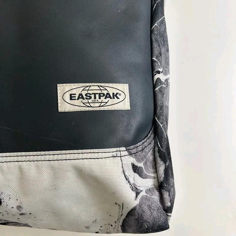 EASTPAK 프린팅 숄더백 3