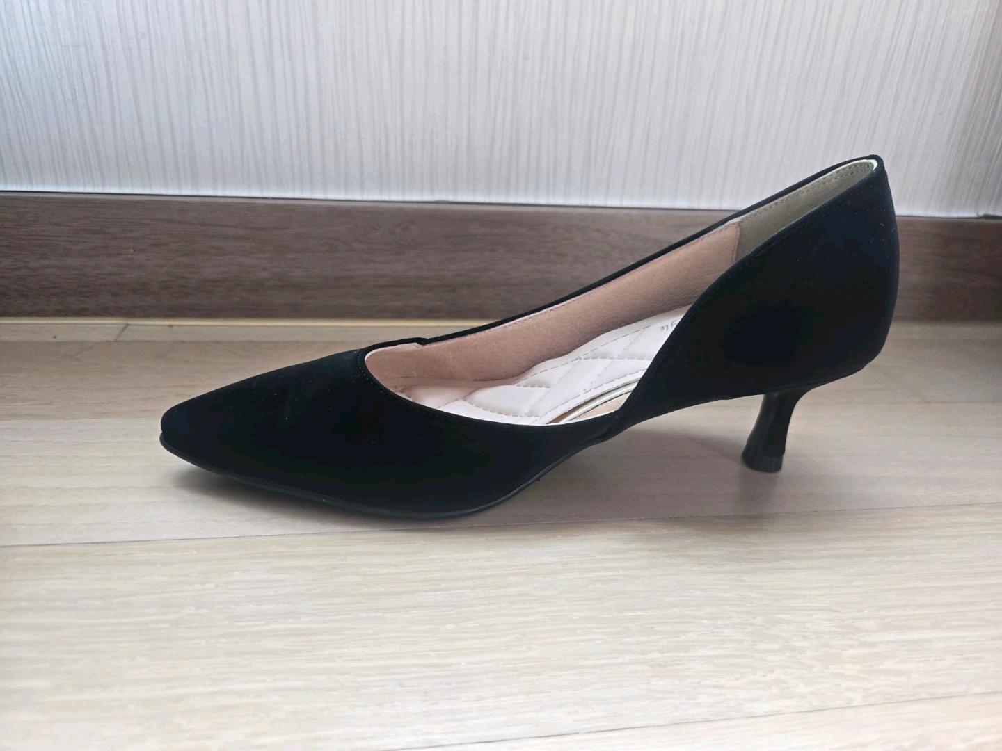 (새제품) 미소페 블랙 스웨이드 인사이드 오픈 펌프스 225 5