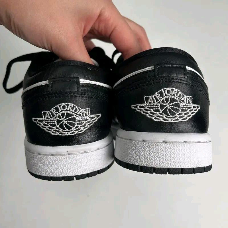 NIKE Air Jordan 1 Low sneakers 235 8