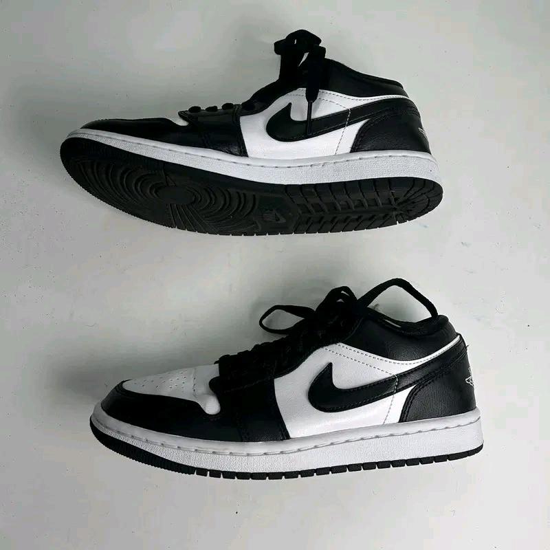 NIKE Air Jordan 1 Low sneakers 235 3