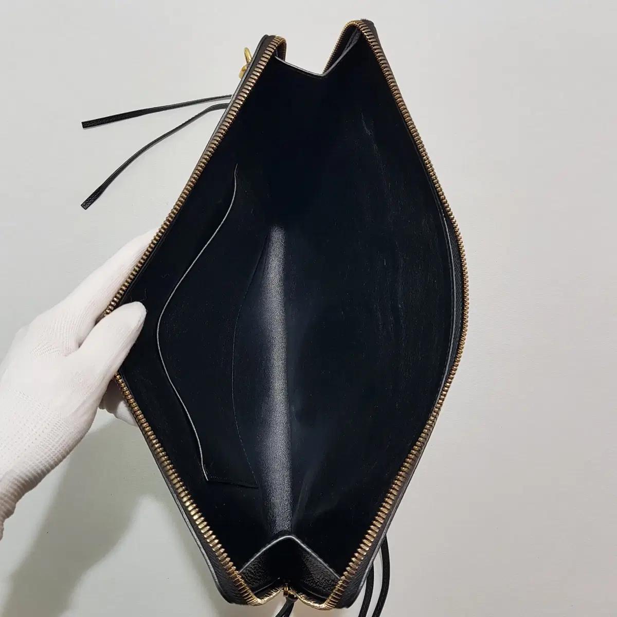 발렌시아가 네오 클래식 라지 클러치 652490 10