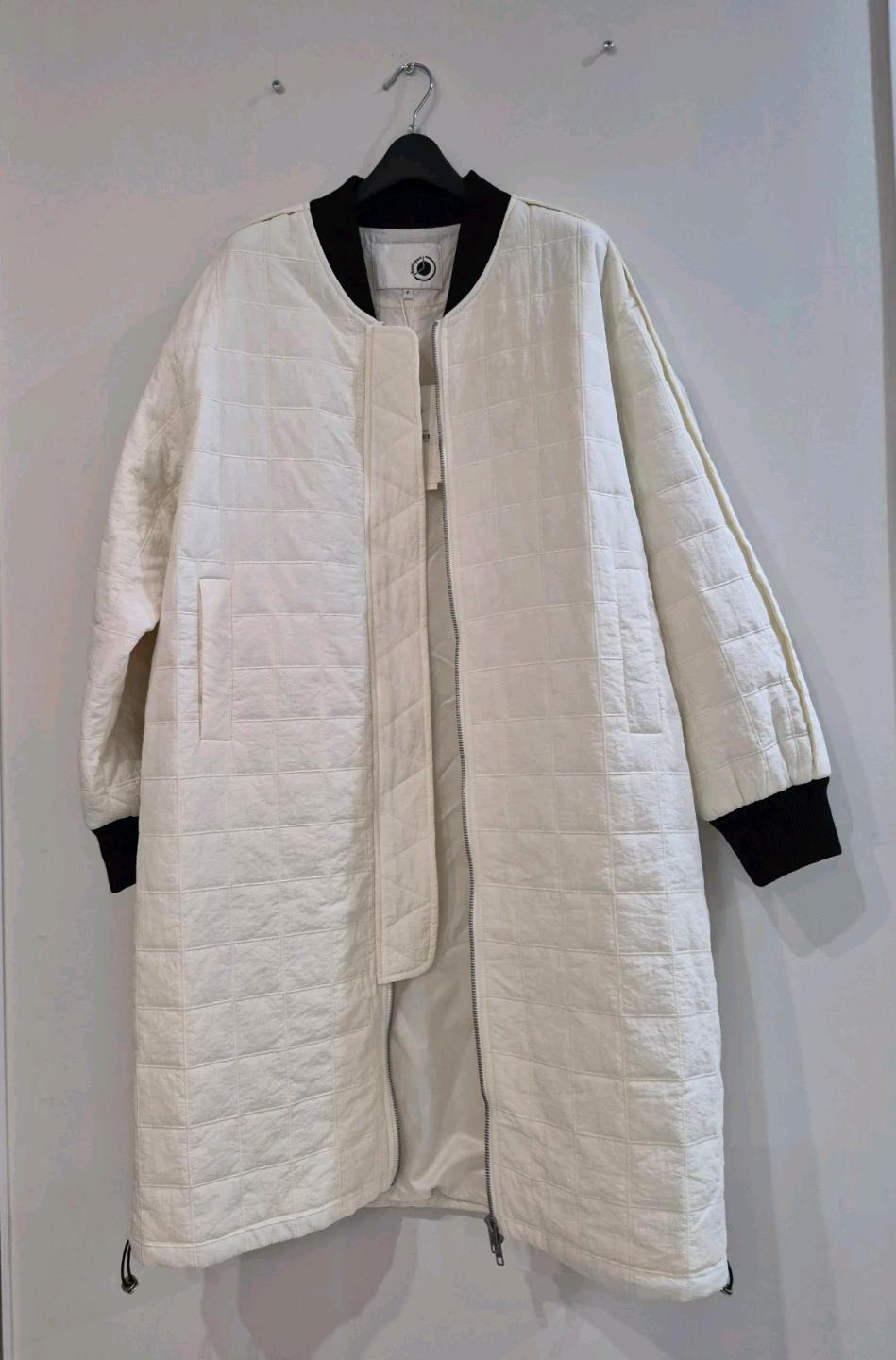 택279,000원/새상품)보니팍스(Bonispax) 스퀘어 퀼팅 롱 점퍼 4
