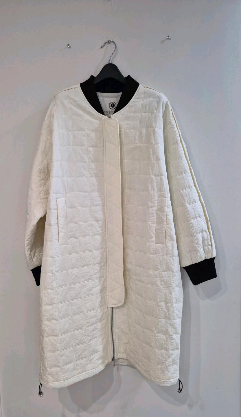 택279,000원/새상품)보니팍스(Bonispax) 스퀘어 퀼팅 롱 점퍼 10