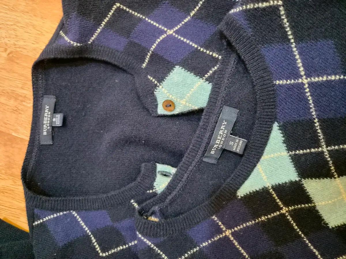 버버리 런던 여성 램스울아가일 가디건세트 S사이즈 10