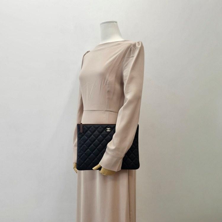 샤넬 클래식 뉴미듐 클러치 (31) 5192 3